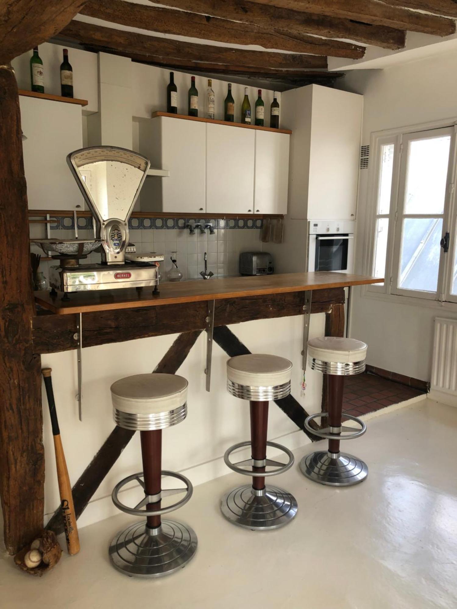 Appartement 8 Place Du Tertre Paris