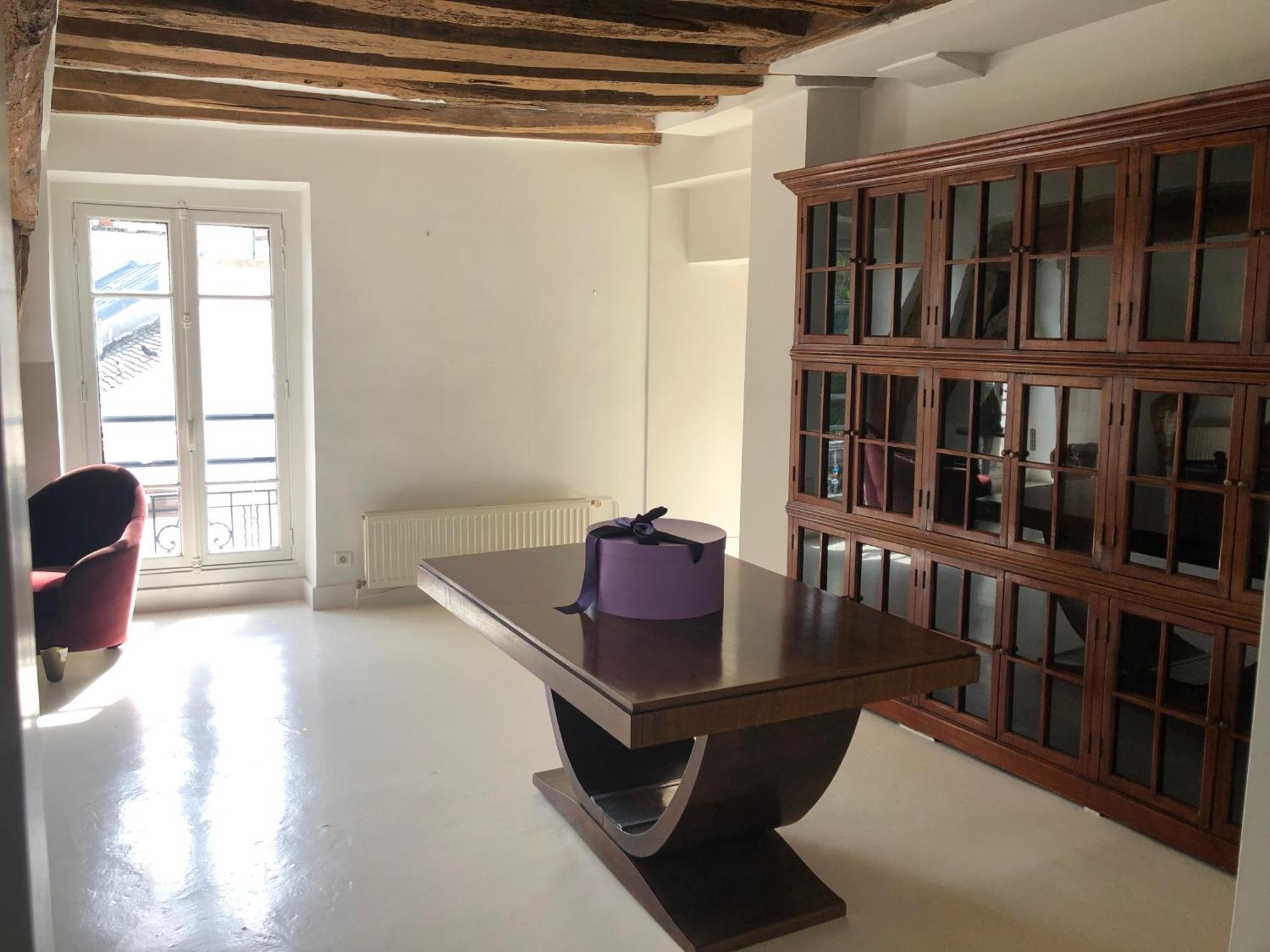 Appartement 8 Place Du Tertre